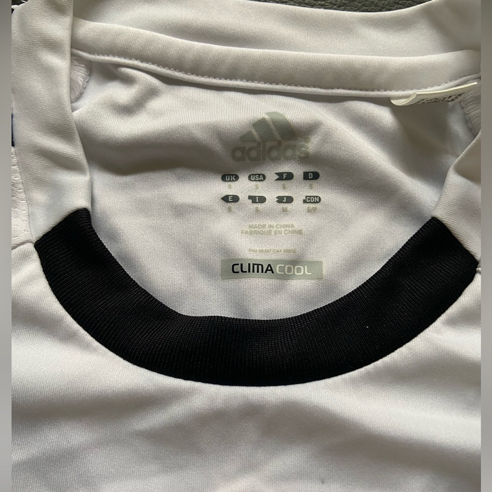 Adidas top size S - Picture 2 of 5